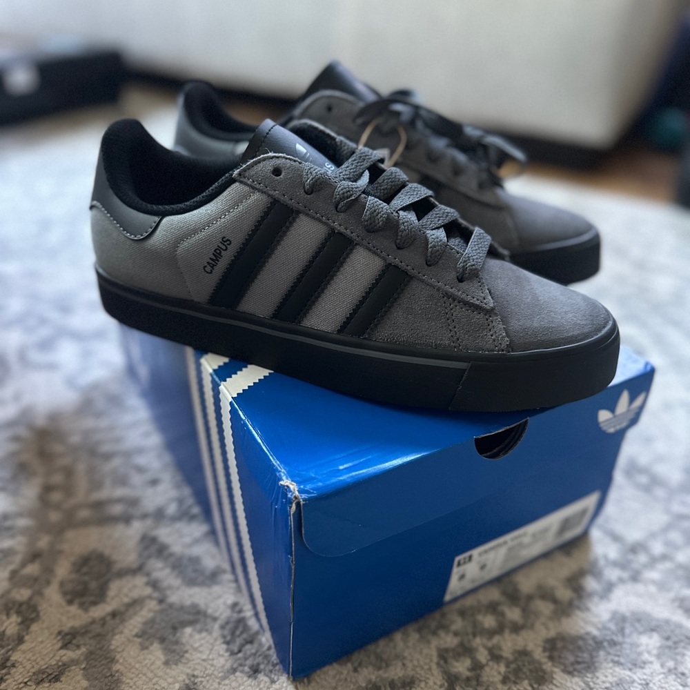 SOLD - NWT Adidas Campus Men's 8/Women’s 9